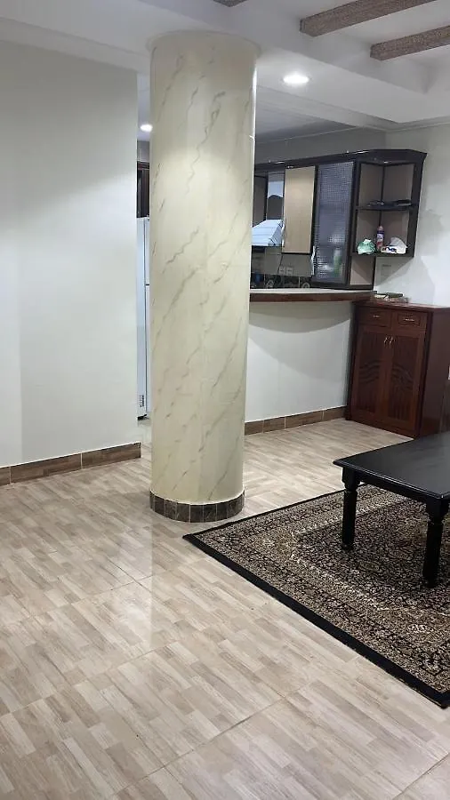 شقة فندقية في مكة تتكون من ٣ غرف و ٣ دورات مياة وصالة ومطبخ